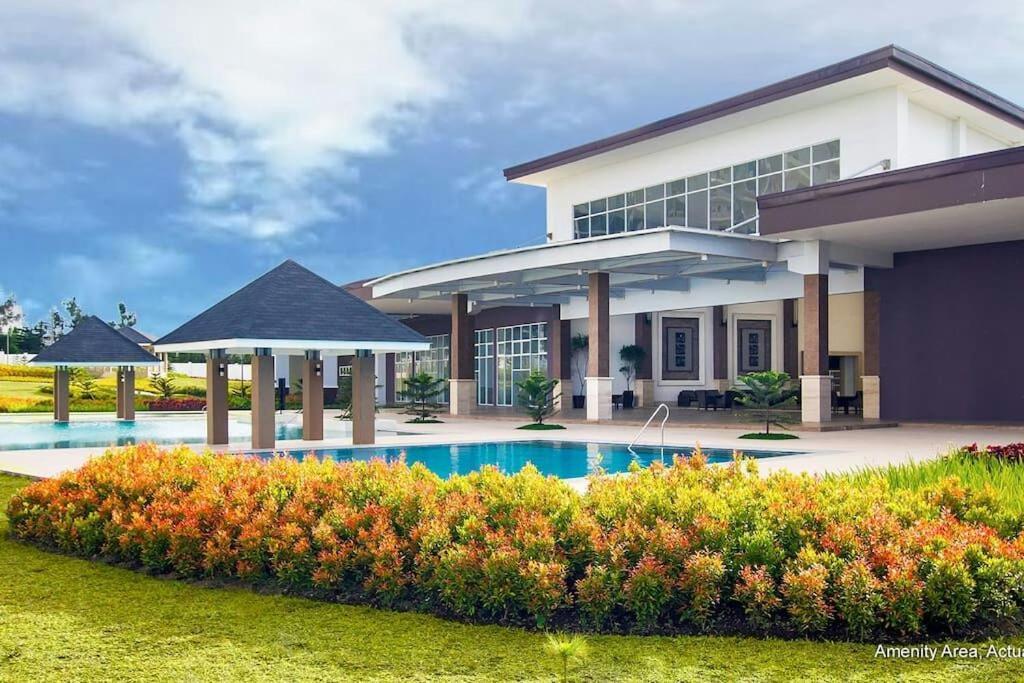 Wind Residences By Smco Tagaytay City Exterior photo